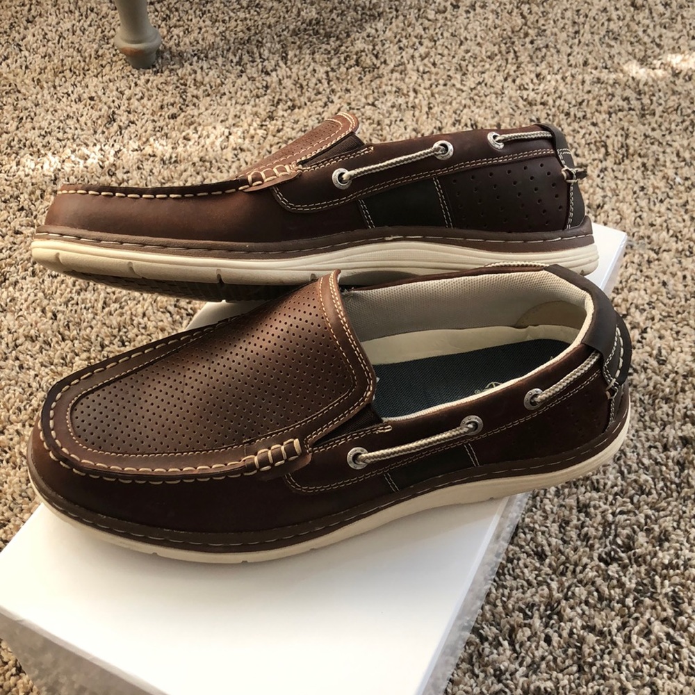 Slip on boat shoes